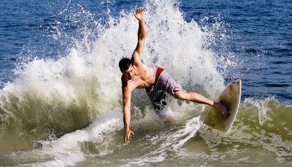 9游app-_花样滑冰世界锦标赛：精彩绝伦的技艺展示_，花样滑冰世锦赛现场,伴随着音乐的高潮