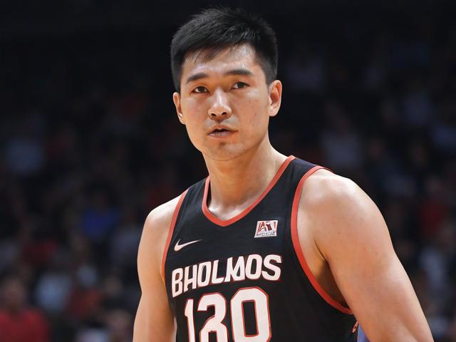 jiuyou.com_ last-minute hero! 王强三分绝杀，带队实现神奇逆转！，王强ufc是谁