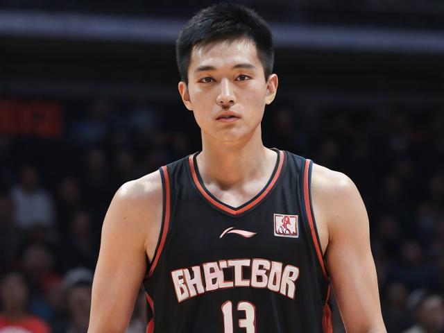 jiuyou.com_ CBA联赛引入先进录像回放技术，裁判更加精准，cba录像回放2020-2021