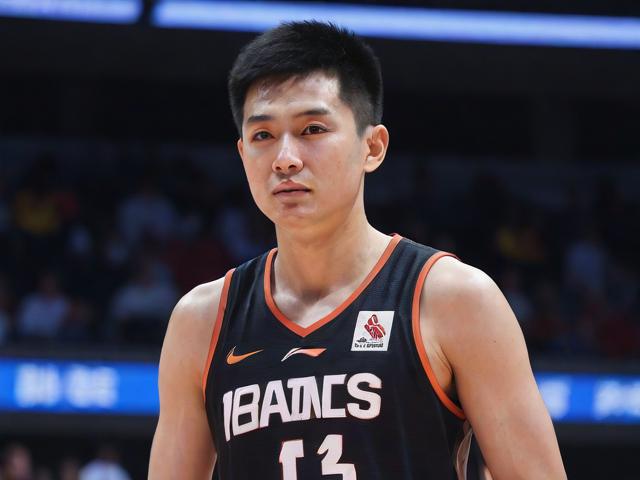 jiuyou.com_ MVP宝座：王强三分绝杀让他当之无愧！，王强霸座视频