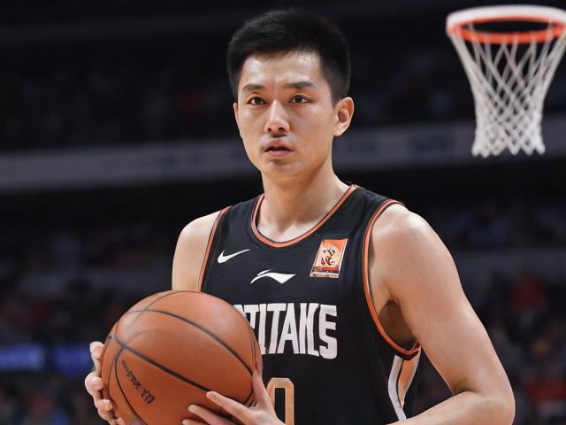 jiuyou.com_ MVP王强:凭借关键三分获得全场最有价值球员!,王强打多少分 jiuyou.com_ MVP王强:凭借关键三分获得全场最有价值球员!,王强打多少分