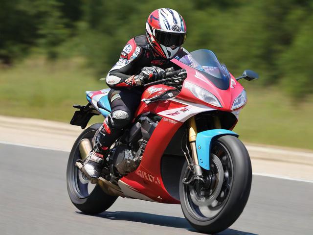 九游体育网站_ 世界盲人摩托车竞速赛,感受速度里的坚持与勇气 九游体育网站_ 世界盲人摩托车竞速赛,感受速度里的坚持与勇气