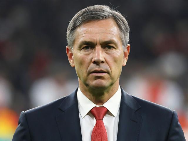 九游JIUYOU SPORTS_ 上海申花新帅亮相，球队迎来新气象，申花新帅出炉