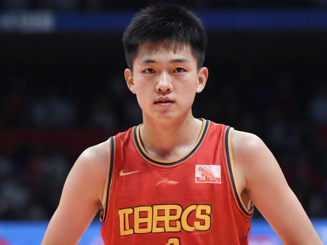 jiuyou.com_ 中国篮球新星崭露头角,年轻球员成为关注焦点,中国篮球运动员新星 jiuyou.com_ 中国篮球新星崭露头角,年轻球员成为关注焦点,中国篮球运动员新星