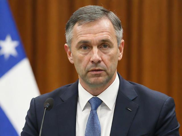 九游体育官网_ 德甲推行智能裁判系统，提升判罚精准度，九q体育下载