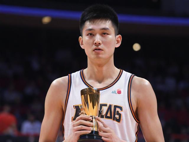 jiuyou.com_ 中国篮球明星荣获年度体育盛典最佳运动员奖，中国篮球最佳球员