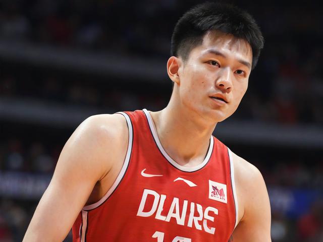 jiuyou.com_ 中国篮球运动员在海外联赛表现亮眼，实力展现增加影响力，中国的海外球员