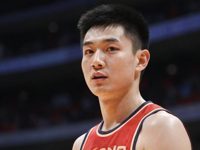 jiuyou.com_ 中国篮球运动员签约国际俱乐部，闪耀海外赛场，中国篮球在国外的球员