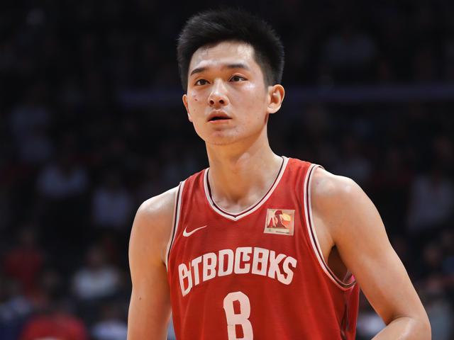 jiuyou.com_ 中国篮球运动员签约国际俱乐部，闪耀海外赛场，中国篮球在国外的球员