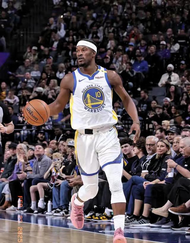 &quot;勇士队战术多变，压制对手防线&quot;的简单介绍