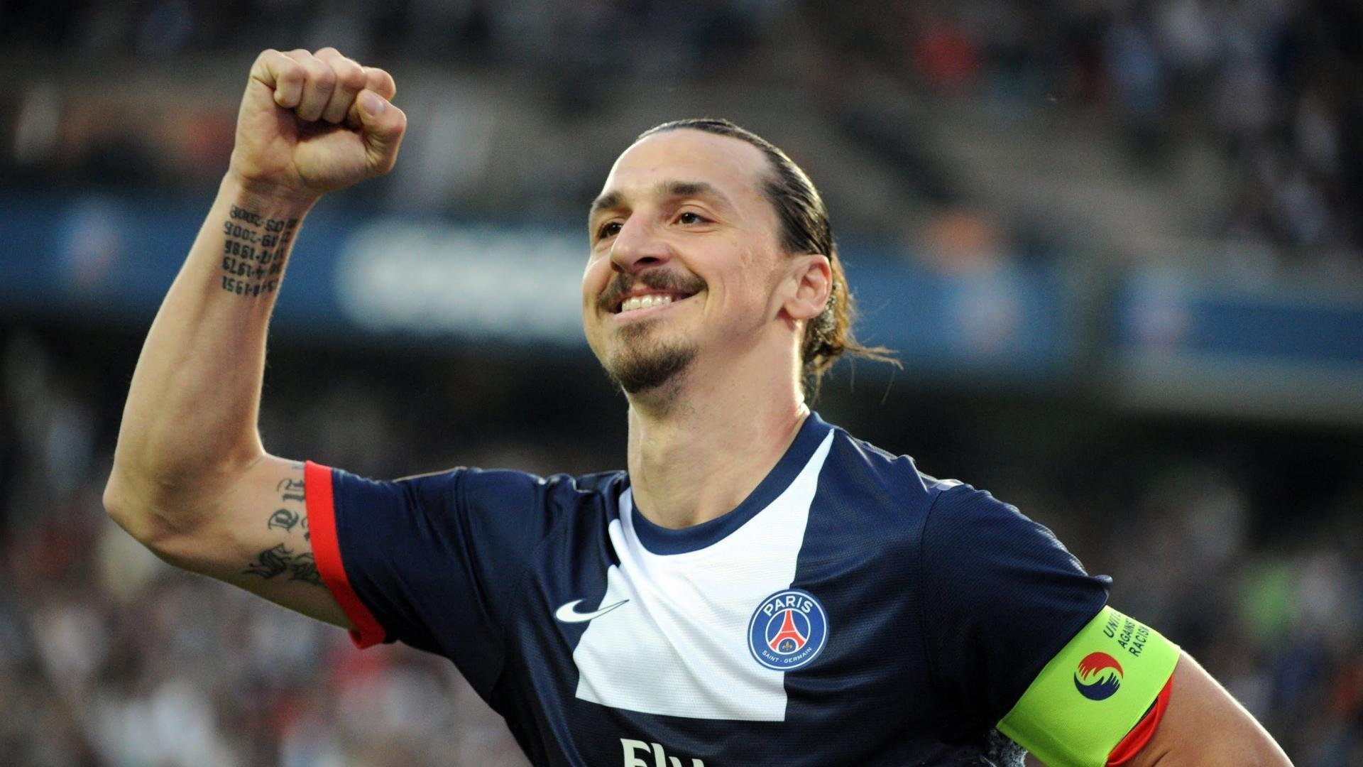 勇士在第四节突然爆发,库里连续投中几记关键远三,带领球队逆转战局!