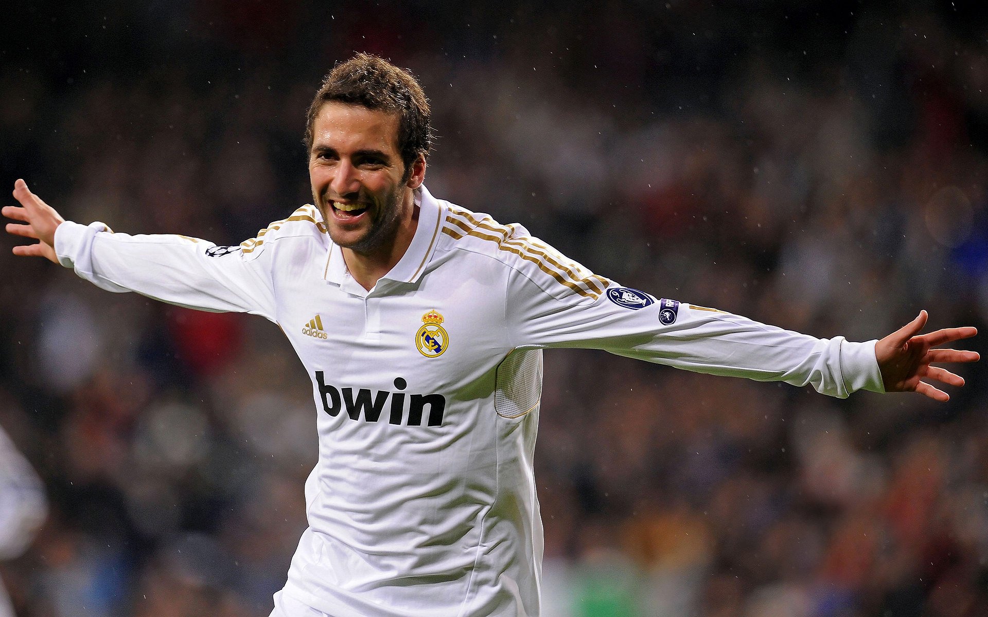 拜仁慕尼黑中场大将入选国家队，备战即将到来的比赛，拜仁慕尼黑主力中卫